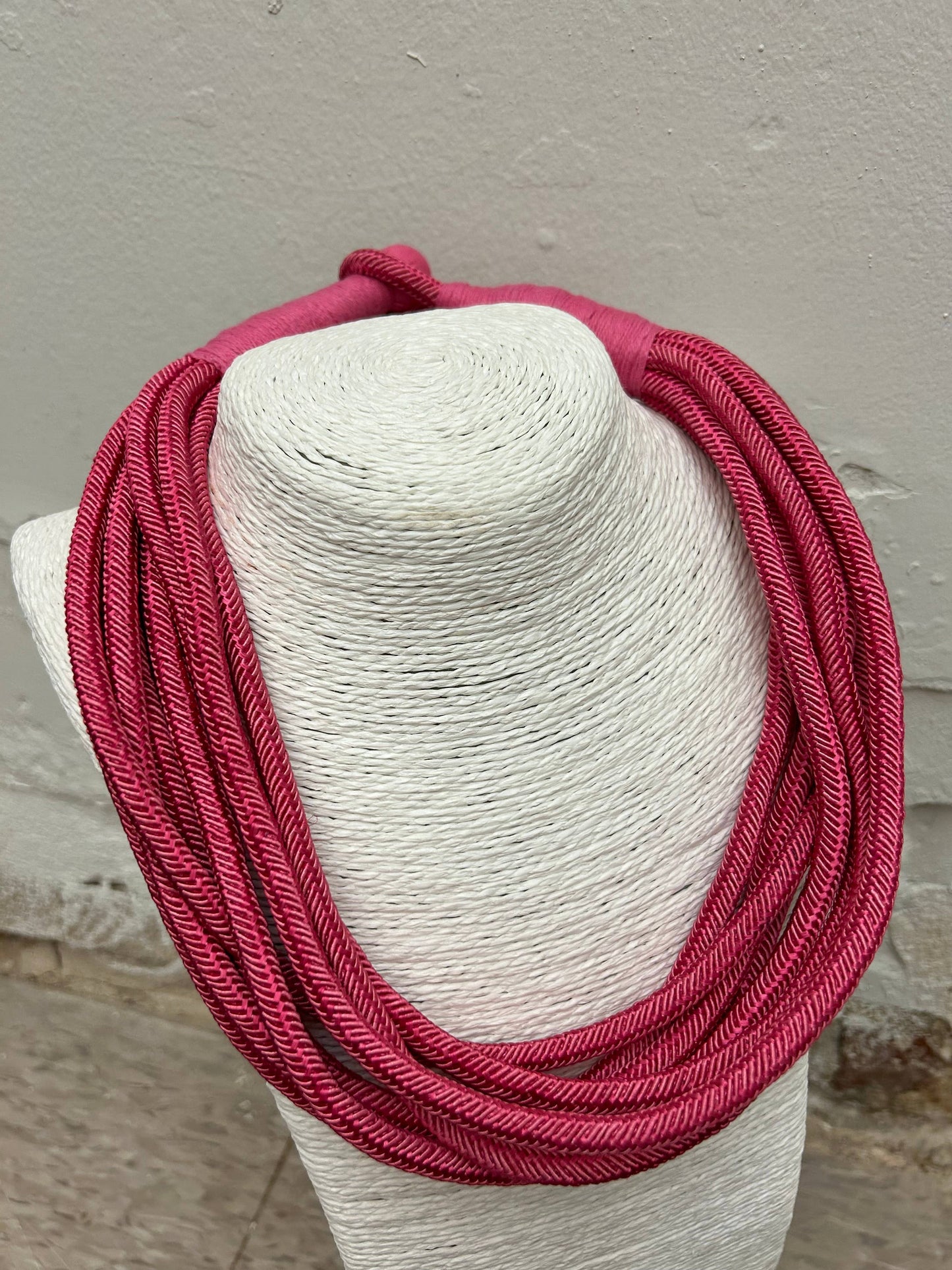 Slub 8-Strand Necklace (pink)