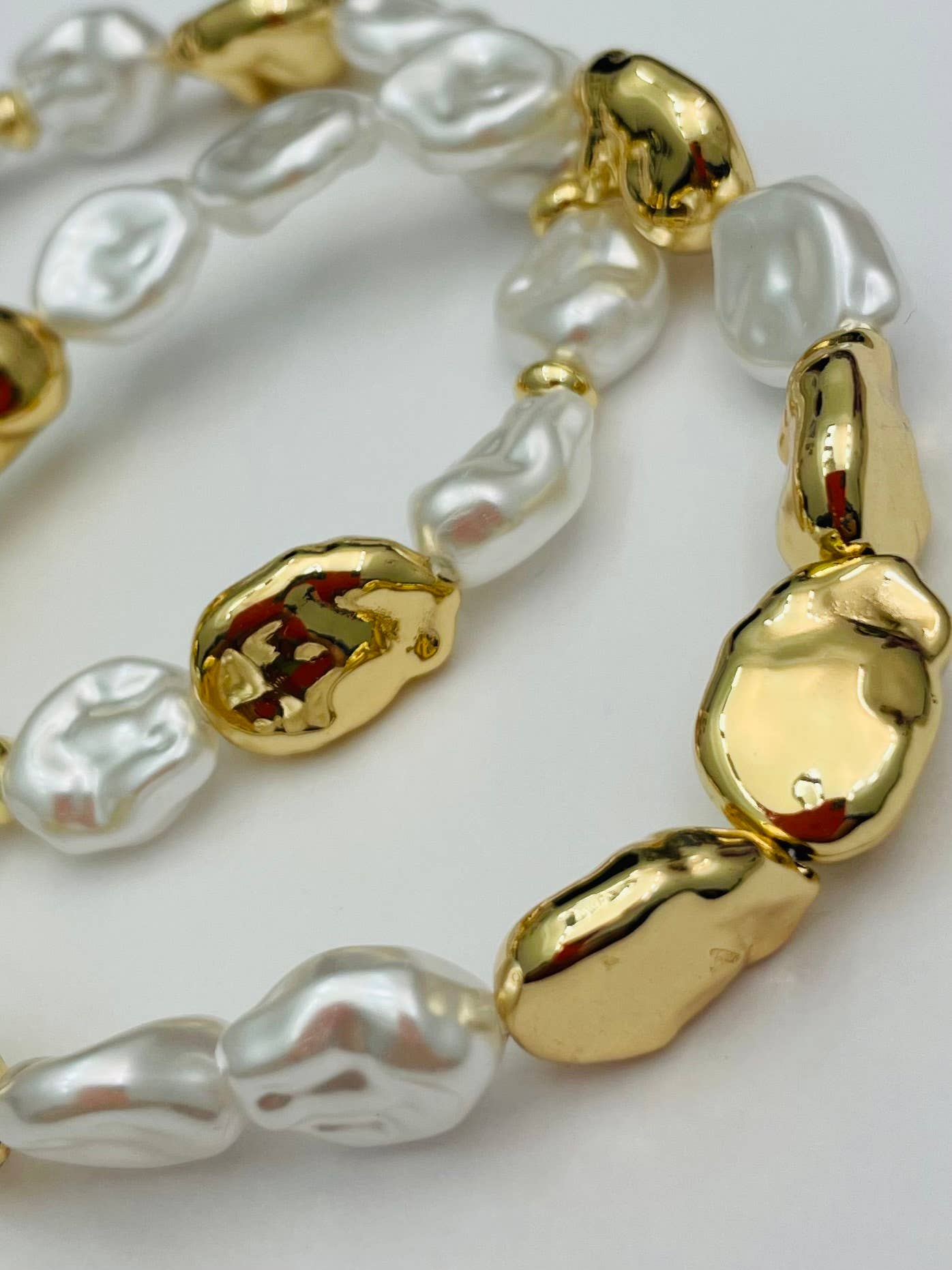 CHIC - Baroque Pearl & Gold Nugget (2-pcs) BR160